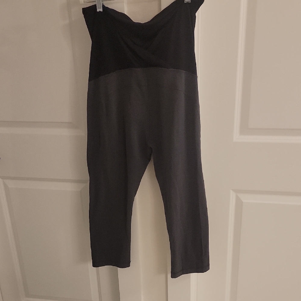 Ingrid & Isabel Gray Leggings - Maternity